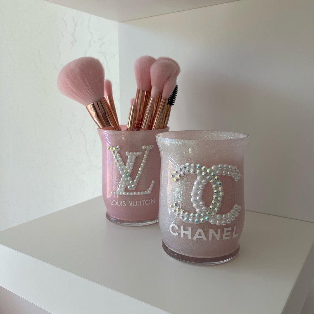 Pink glittery brush holders